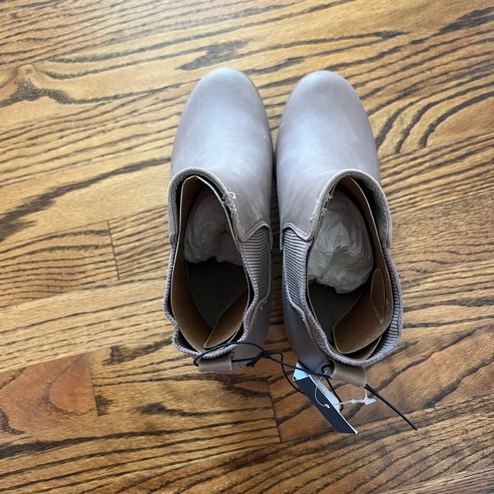 Universal Thread brown booties - Picture 7 of 7